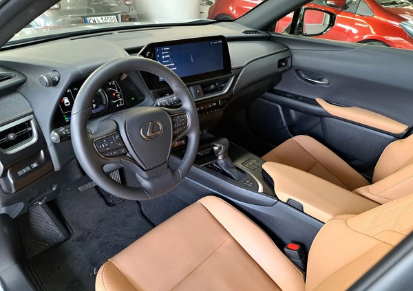 Lexus UX cena 184900 przebieg: 4091, rok produkcji 2023 z Kraków małe 529